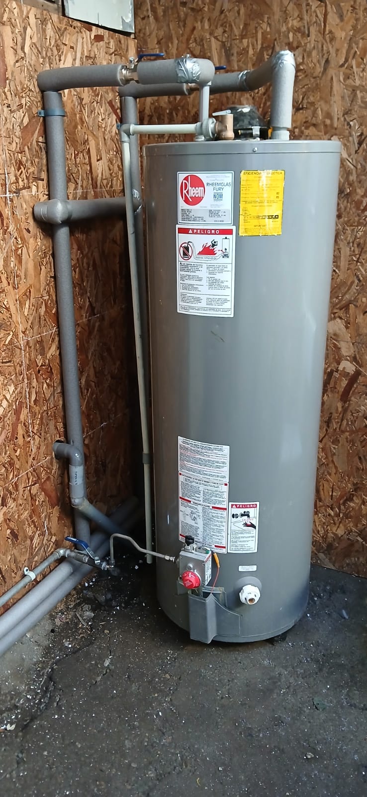 Instalación sanitaria y termo
